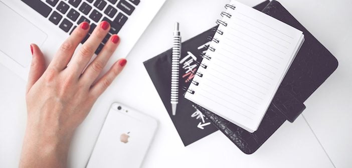 woman hand smartphone desk